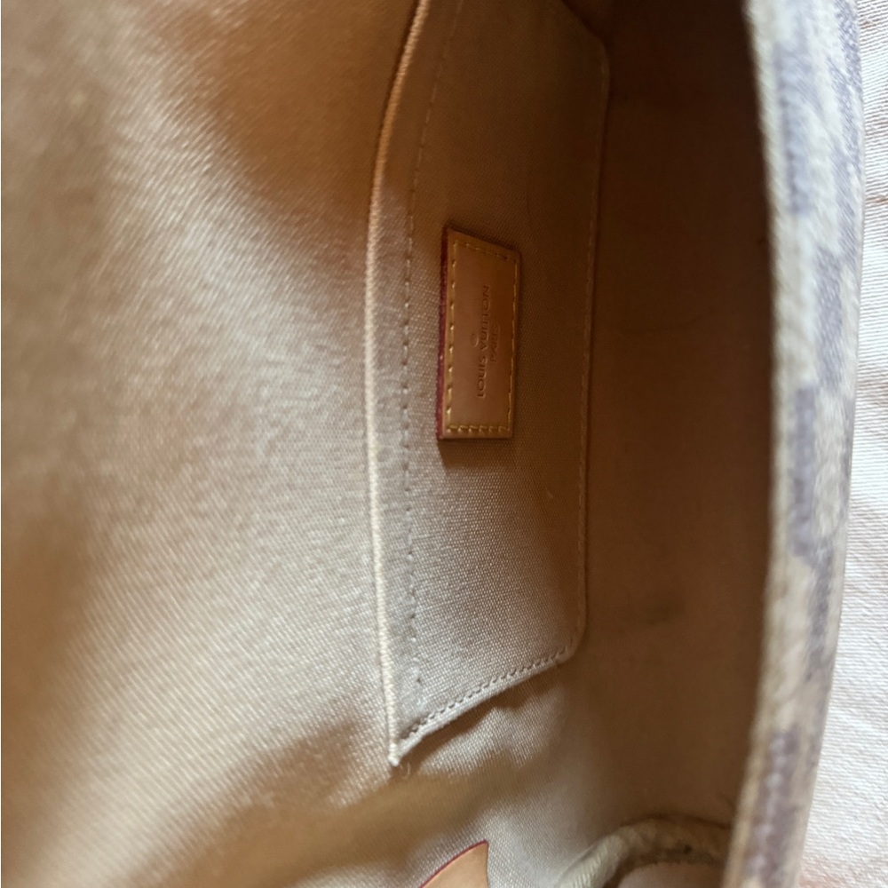 Damier Azur Favorite MM 💯 % Authentic✨ - Picture 3 of 7
